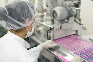 Woman-working-at-the-factory